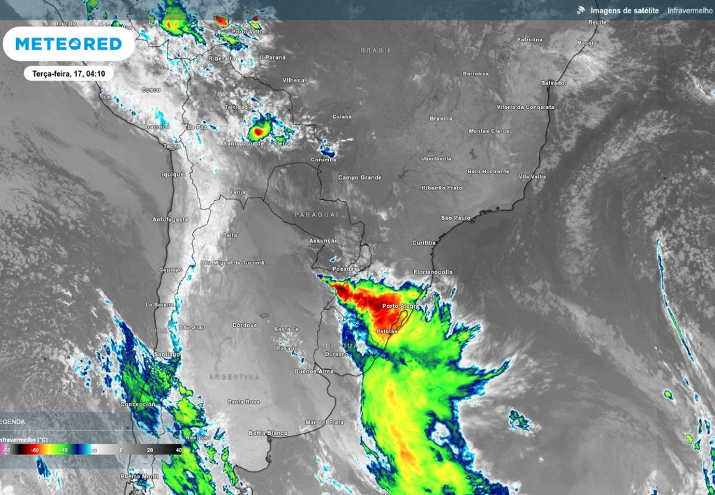 Sistema de convecção intensa sobre o Rio Grande do Sul nesta madrugada de terça-feira (17). Sistema de convecção intensa sobre o Rio Grande do Sul nesta madrugada de terça-feira (17).